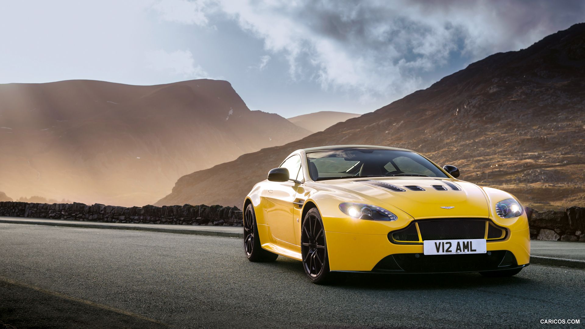 Aston Martin Vantage S Wallpapers