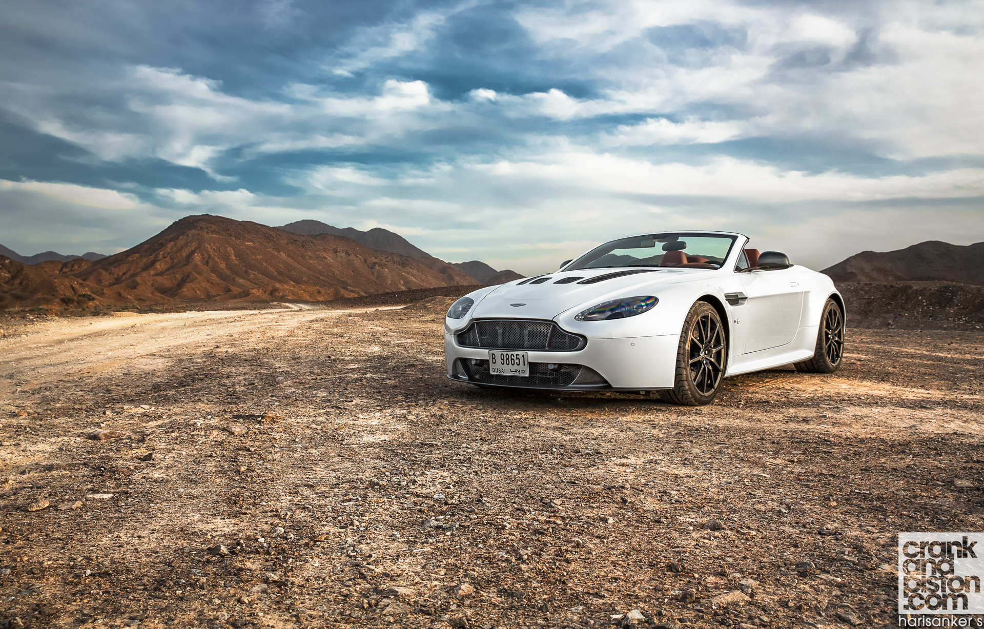 Aston Martin Vantage S Wallpapers