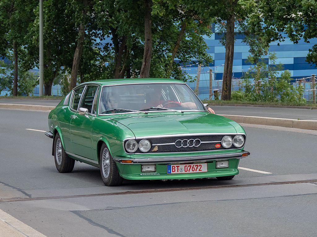 Audi 100 Wallpapers