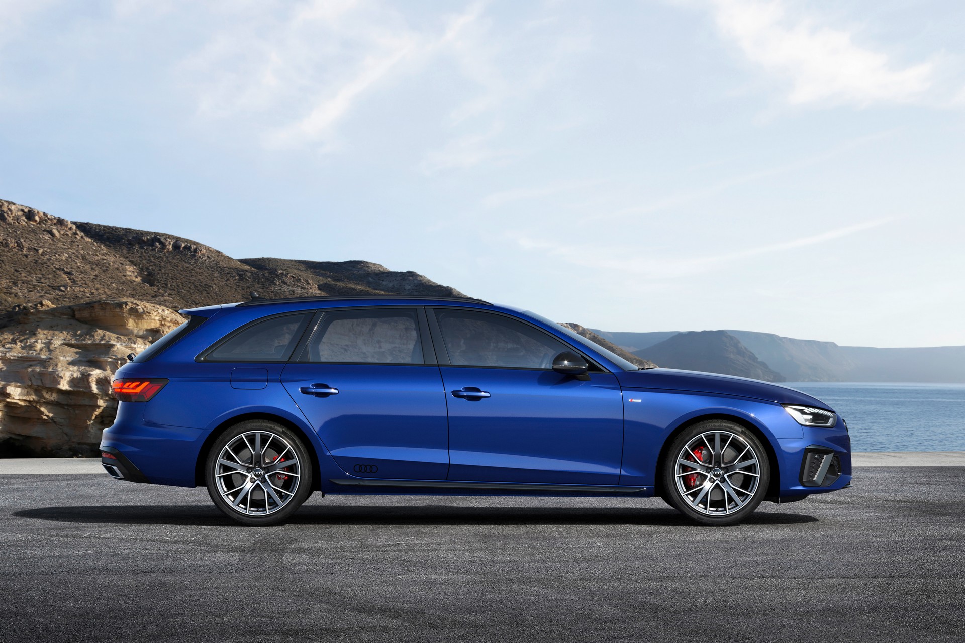 Audi A4 Avant S Line Wallpapers