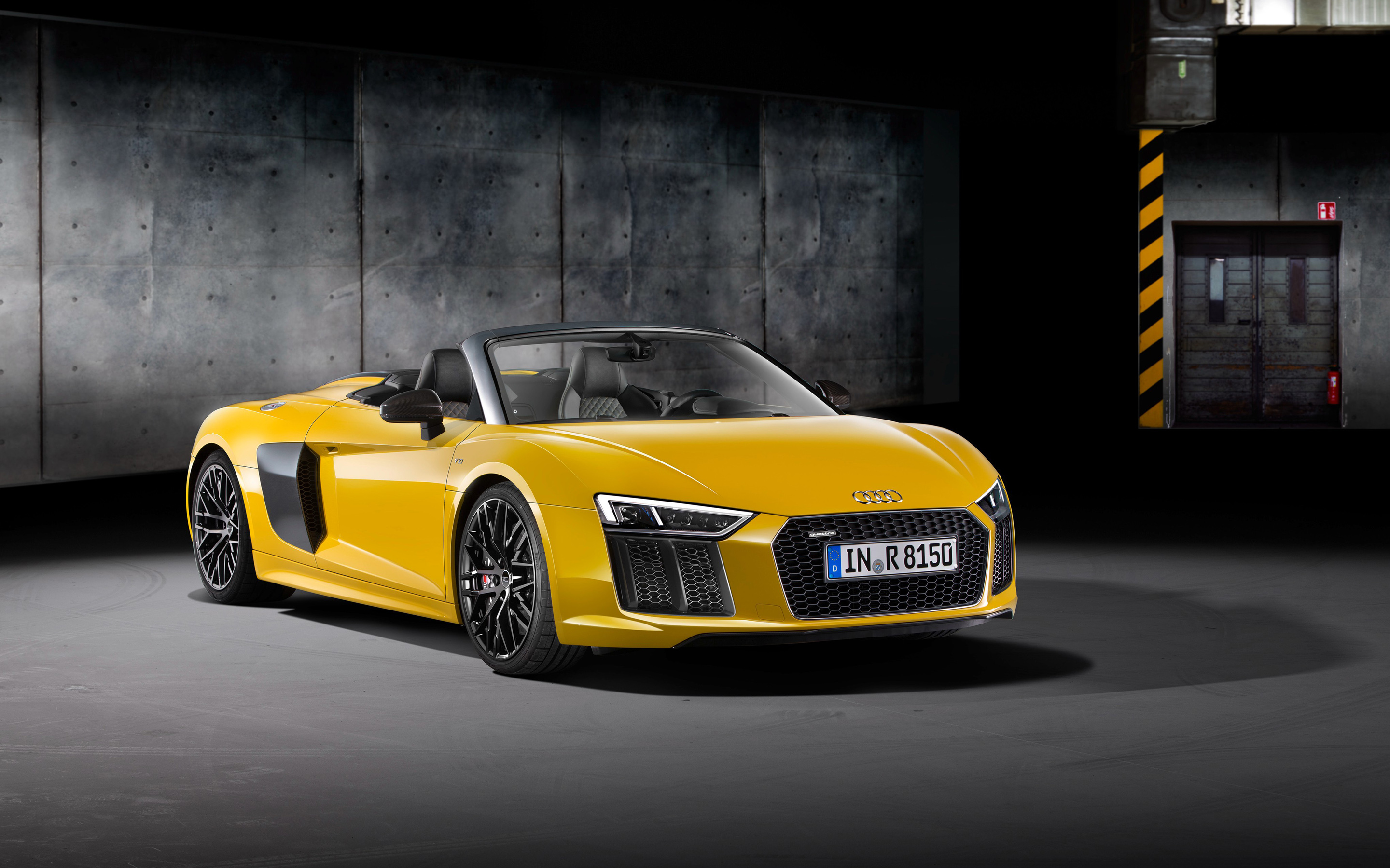 Audi R8 Spyder V10 Plus 2017 Wallpapers