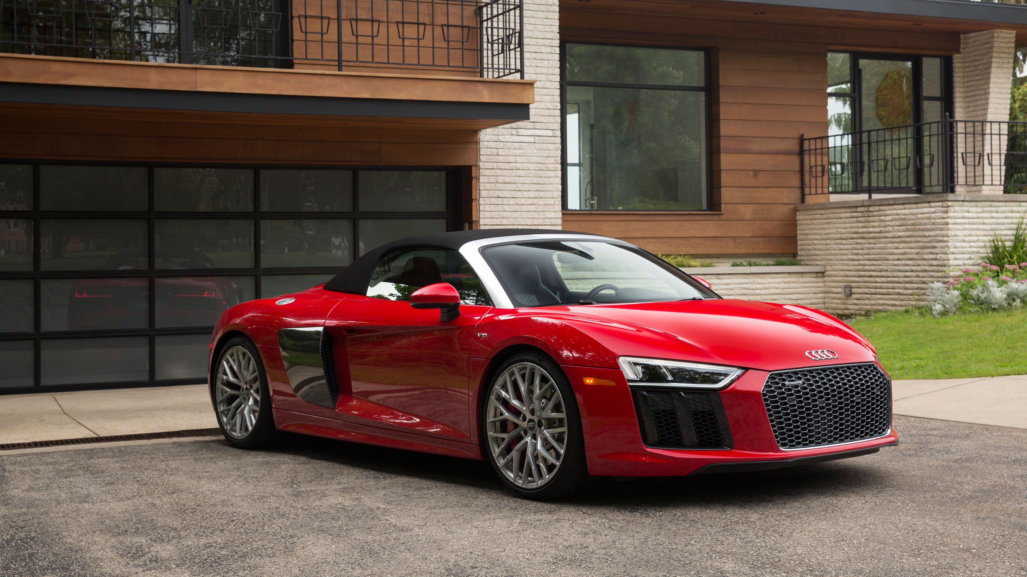 Audi R8 Spyder V10 Plus 4K Side View 2017 Wallpapers