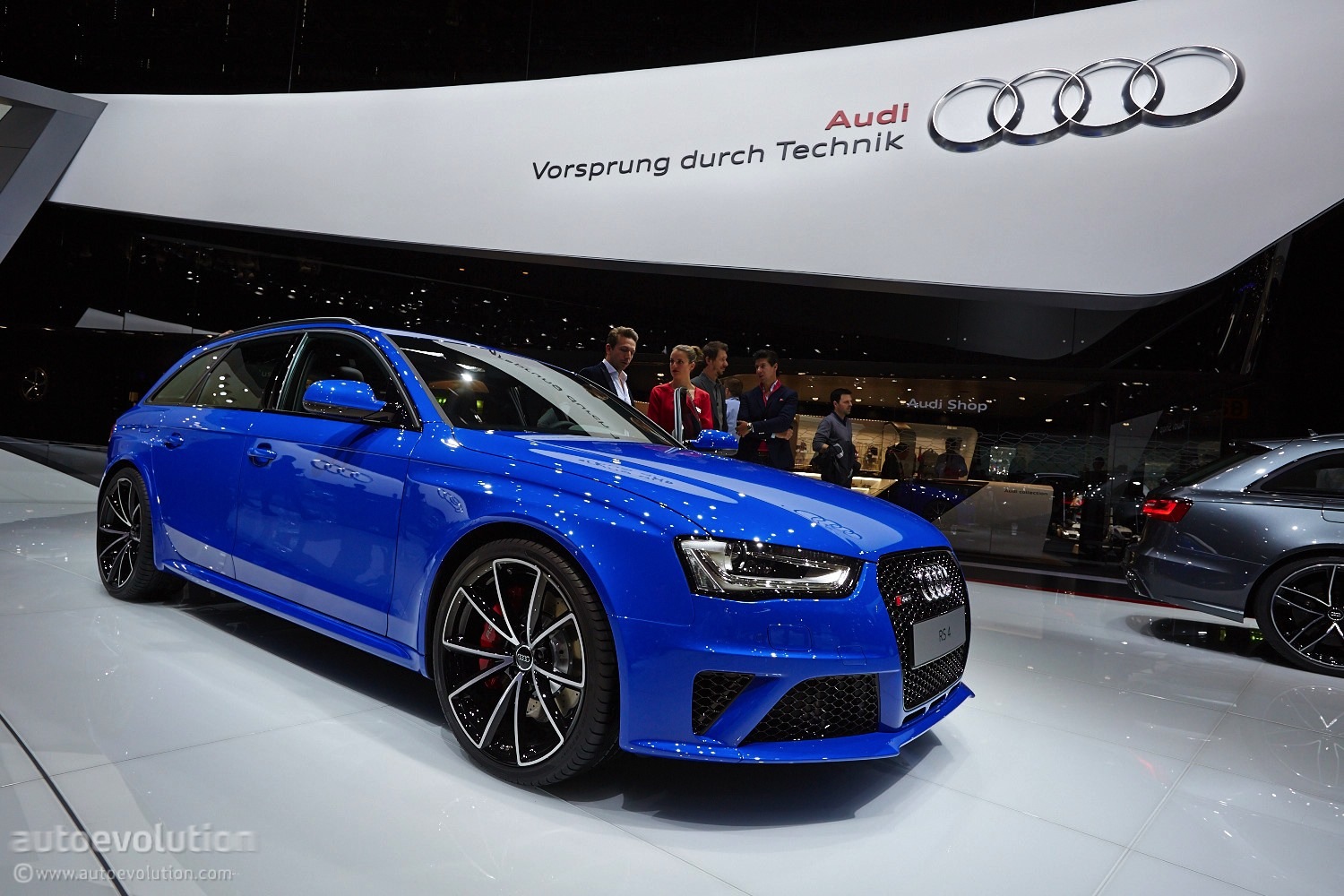 Audi Rs4 Avant Nogaro Wallpapers