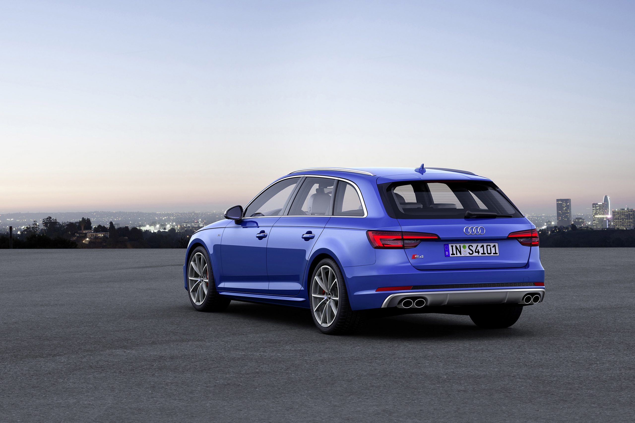 Audi S4 Avant Wallpapers