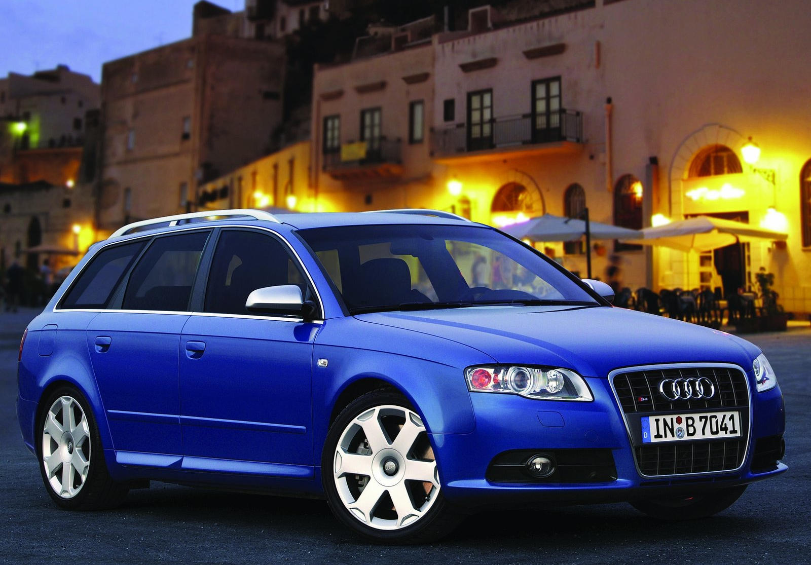 Audi S4 Avant Wallpapers