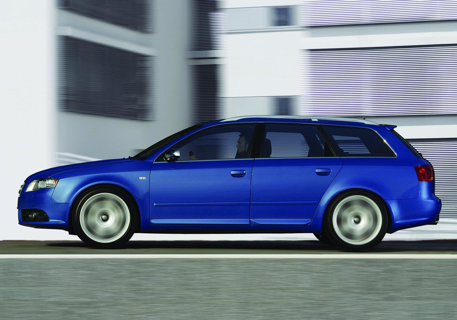 Audi S4 Avant Wallpapers