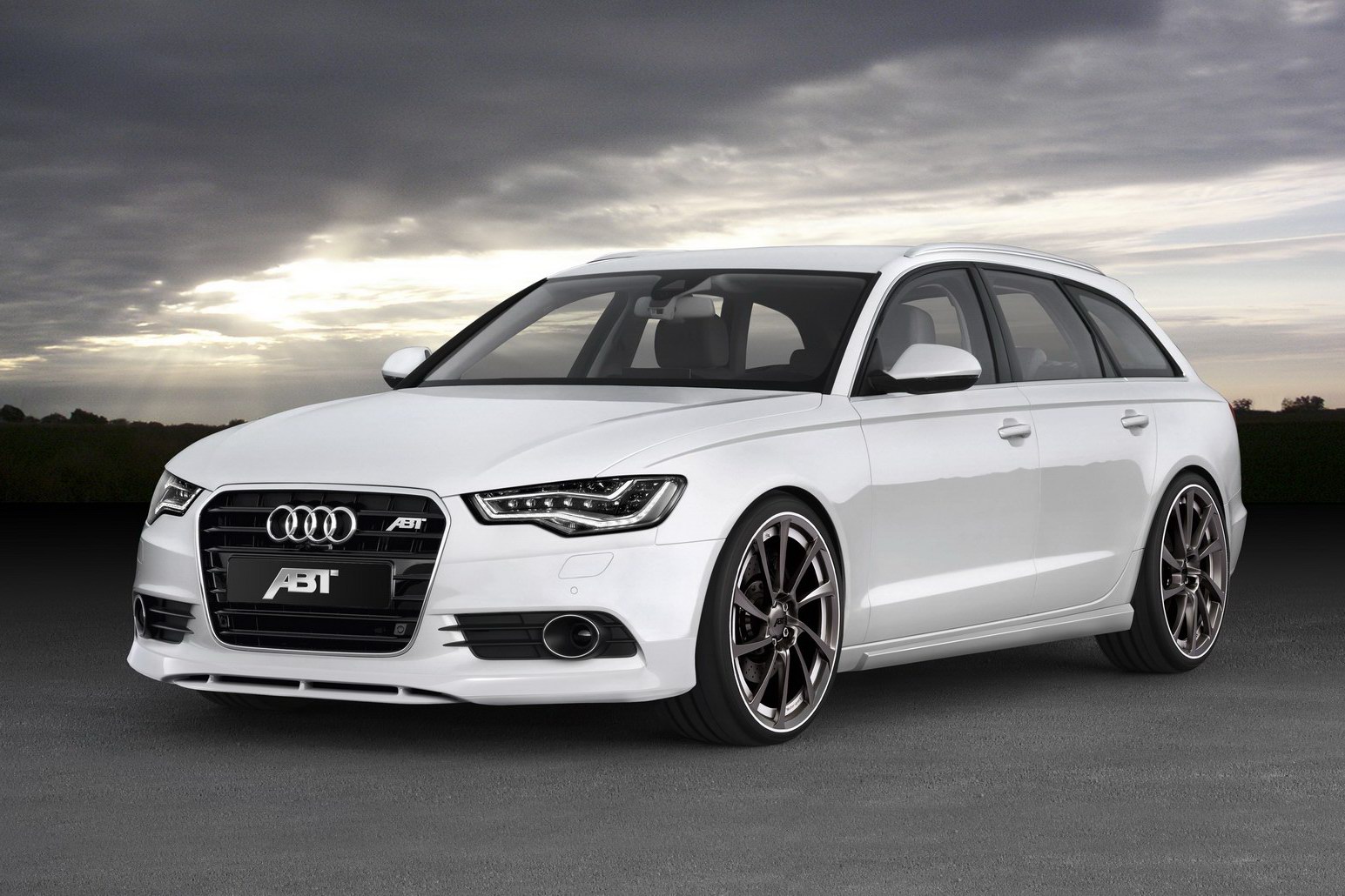 Audi S6 Avant Wallpapers