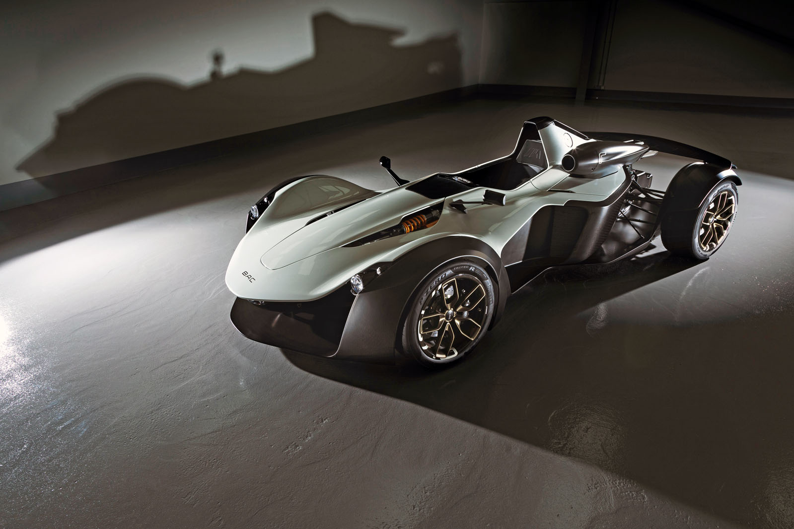 Bac Mono R Wallpapers