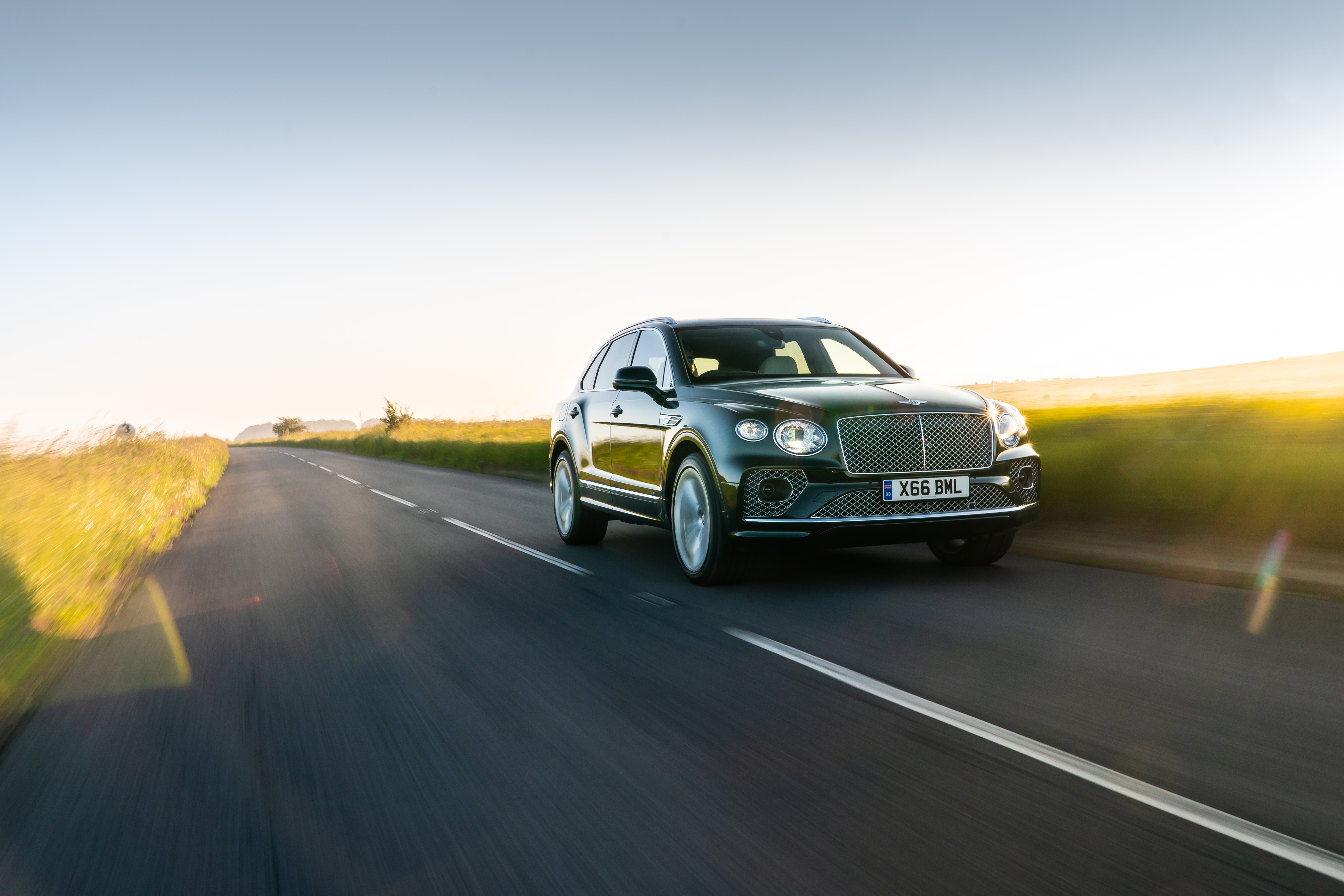 Bentley Bentayga Hybrid Wallpapers