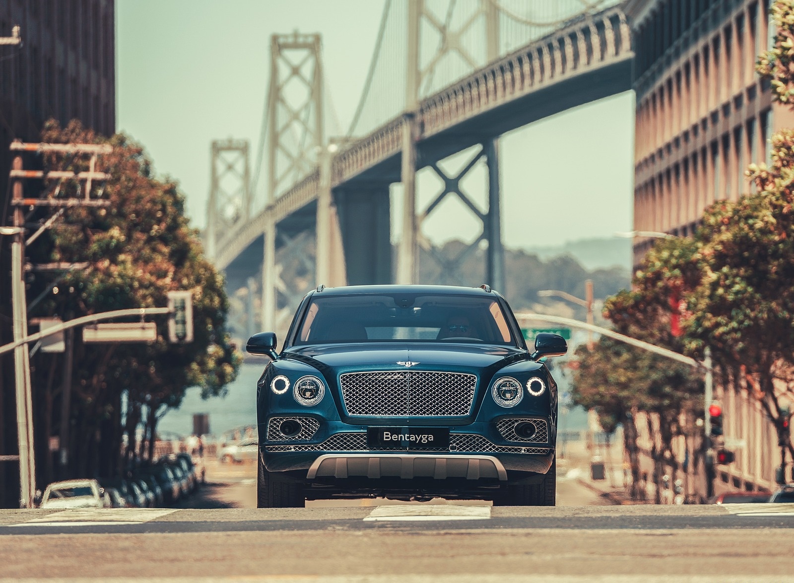 Bentley Bentayga Hybrid Wallpapers