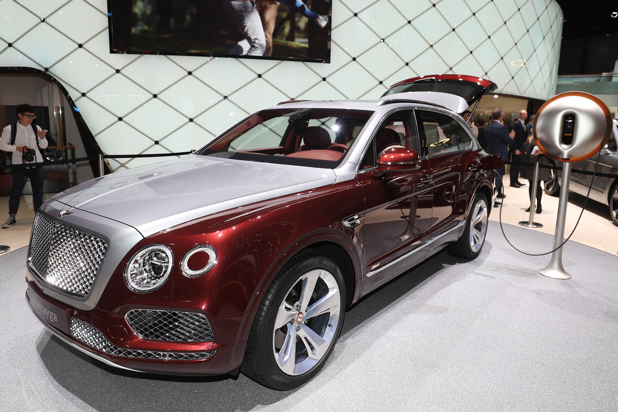 Bentley Bentayga Phev Wallpapers