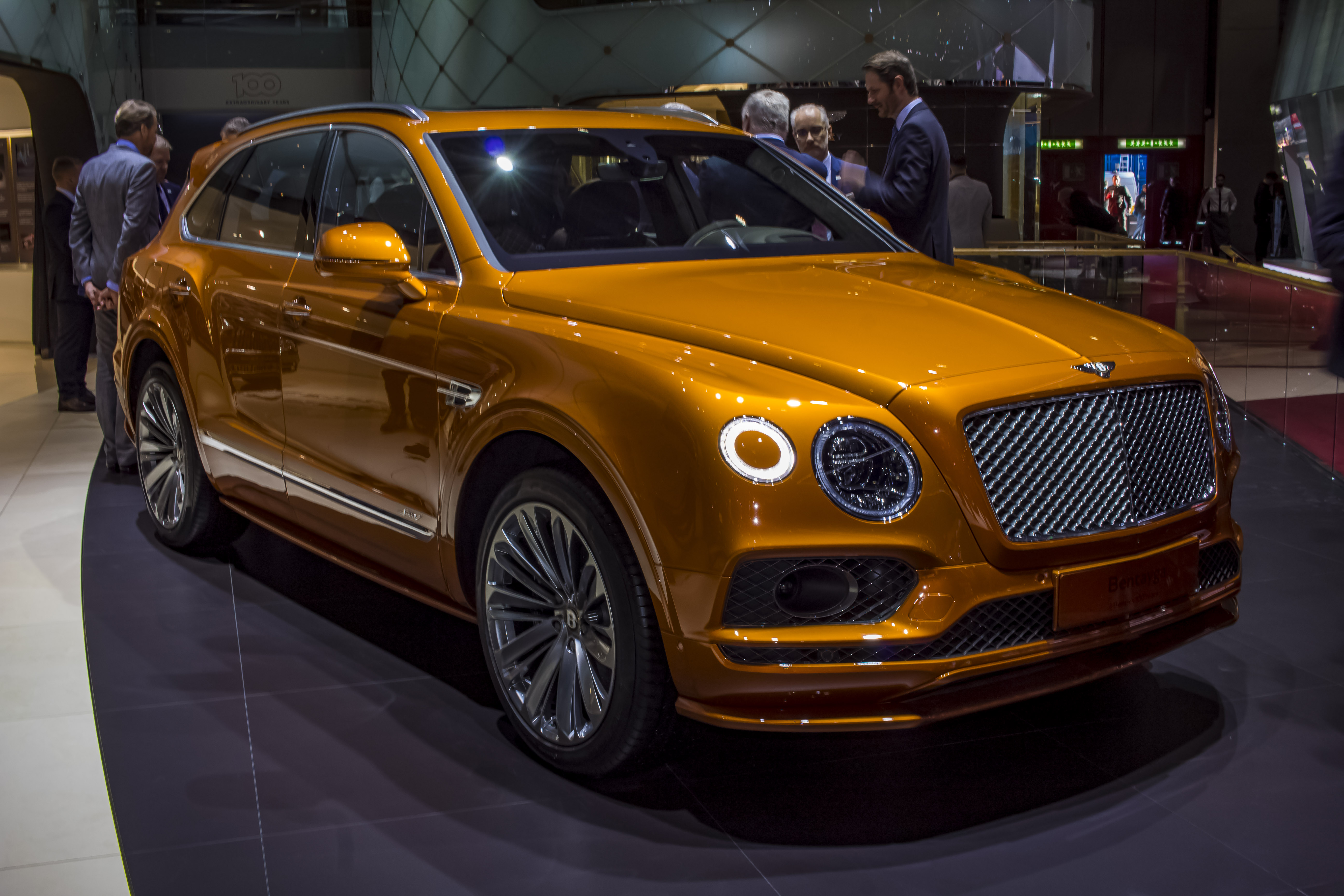 Bentley Bentayga 2020 года