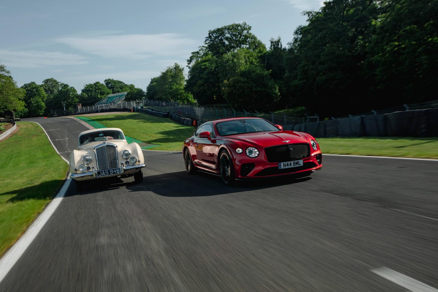 Bentley Continental Gt3-R Wallpapers