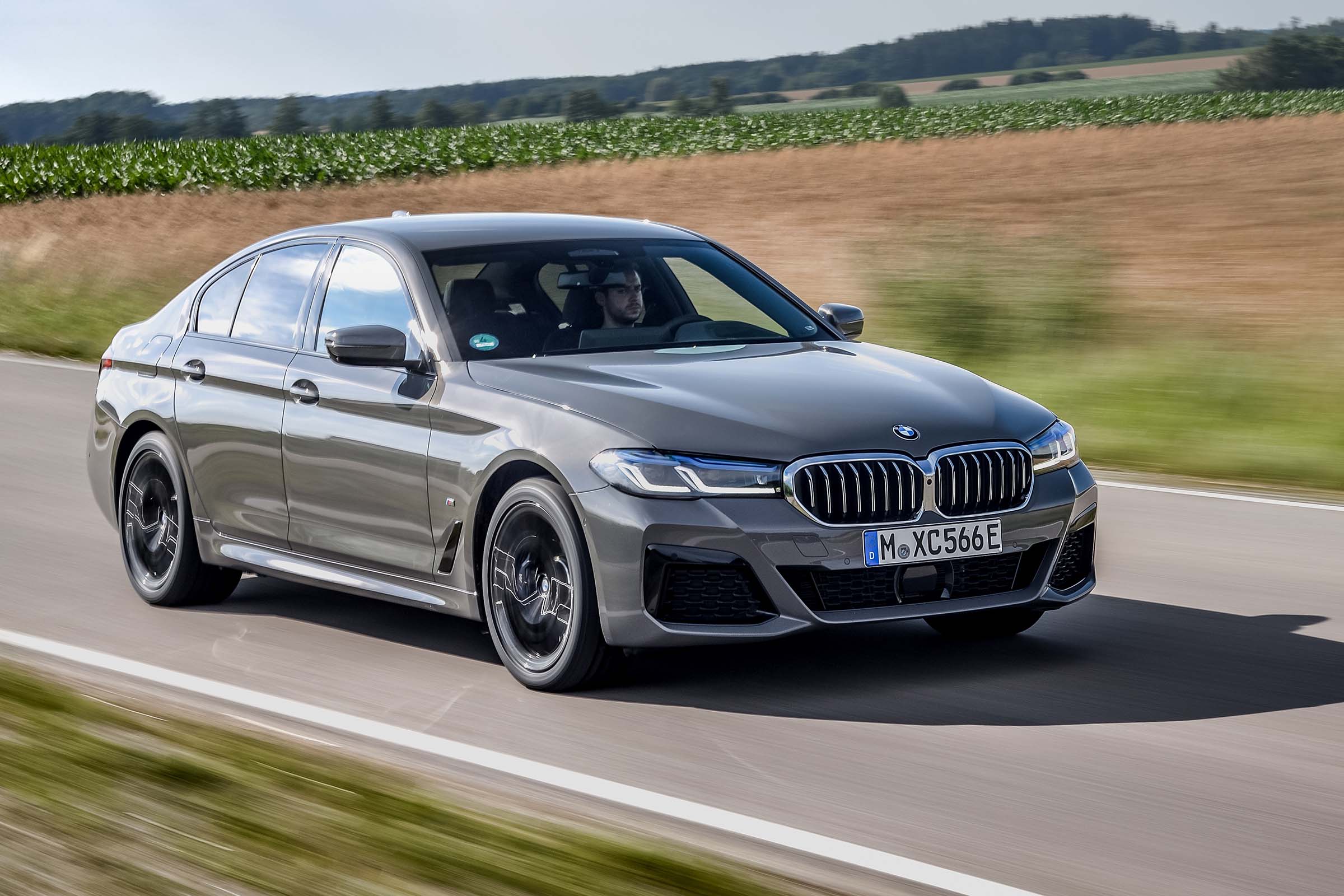 Bmw 545E Plug-In Hybrid M Sport Wallpapers