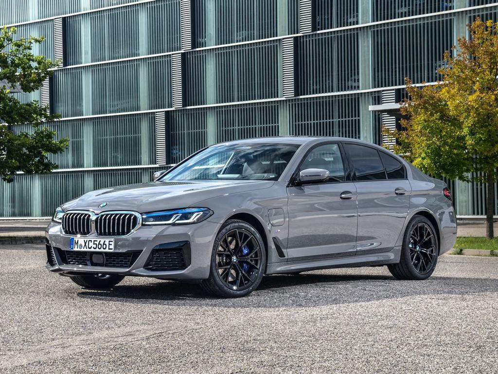 Bmw 545E Plug-In Hybrid M Sport Wallpapers