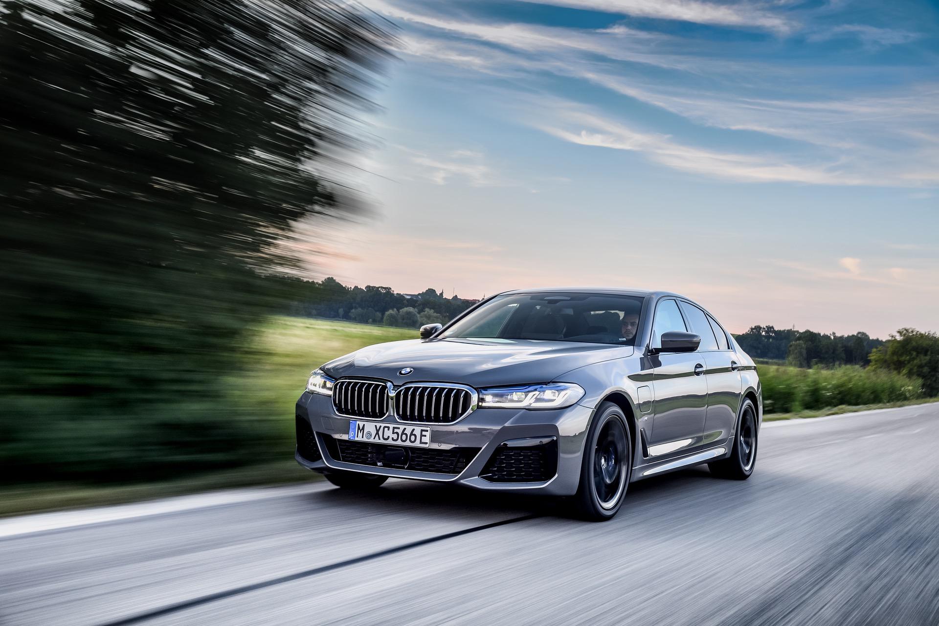 Bmw 545E Plug-In Hybrid M Sport Wallpapers