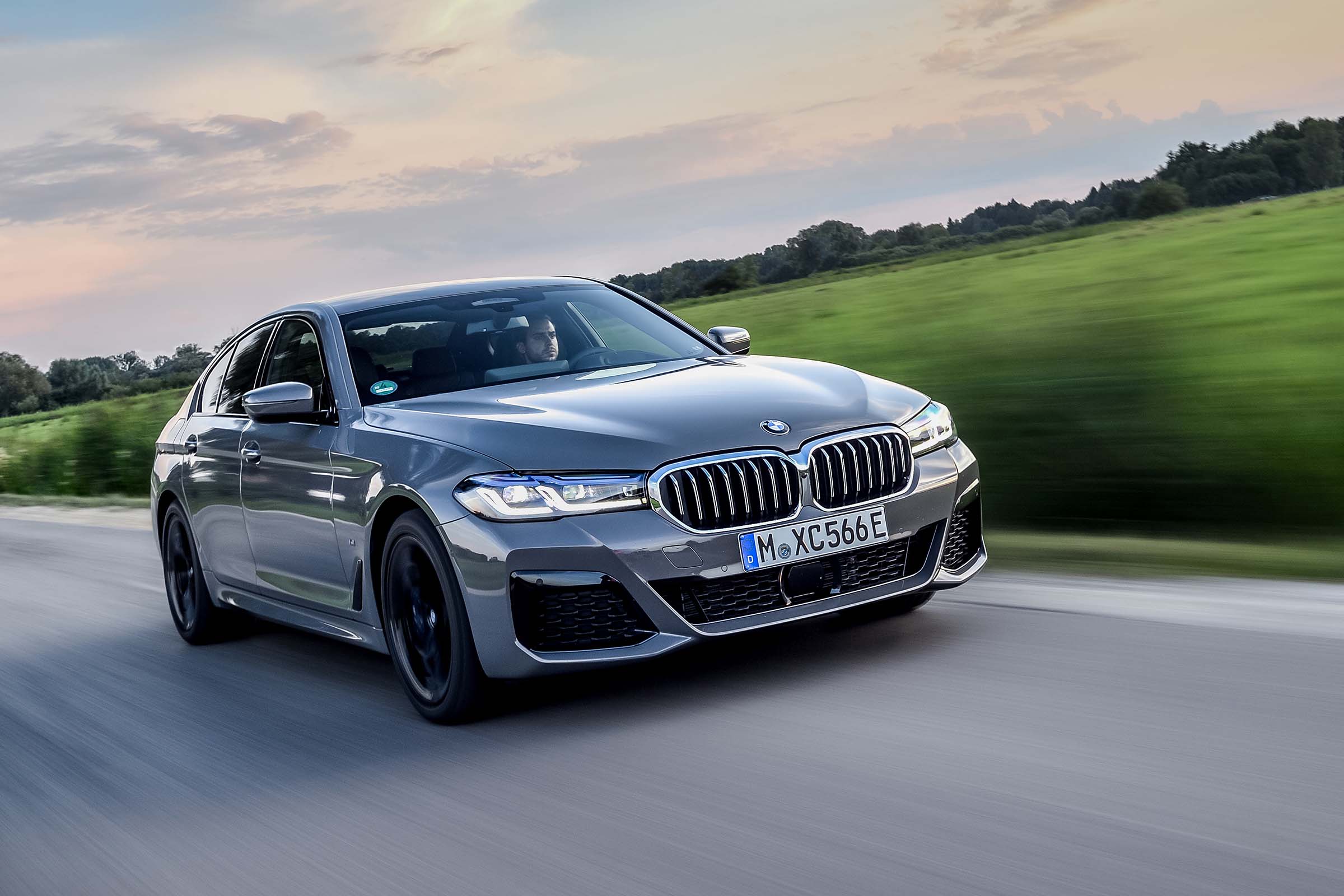 Bmw 545E Plug-In Hybrid M Sport Wallpapers