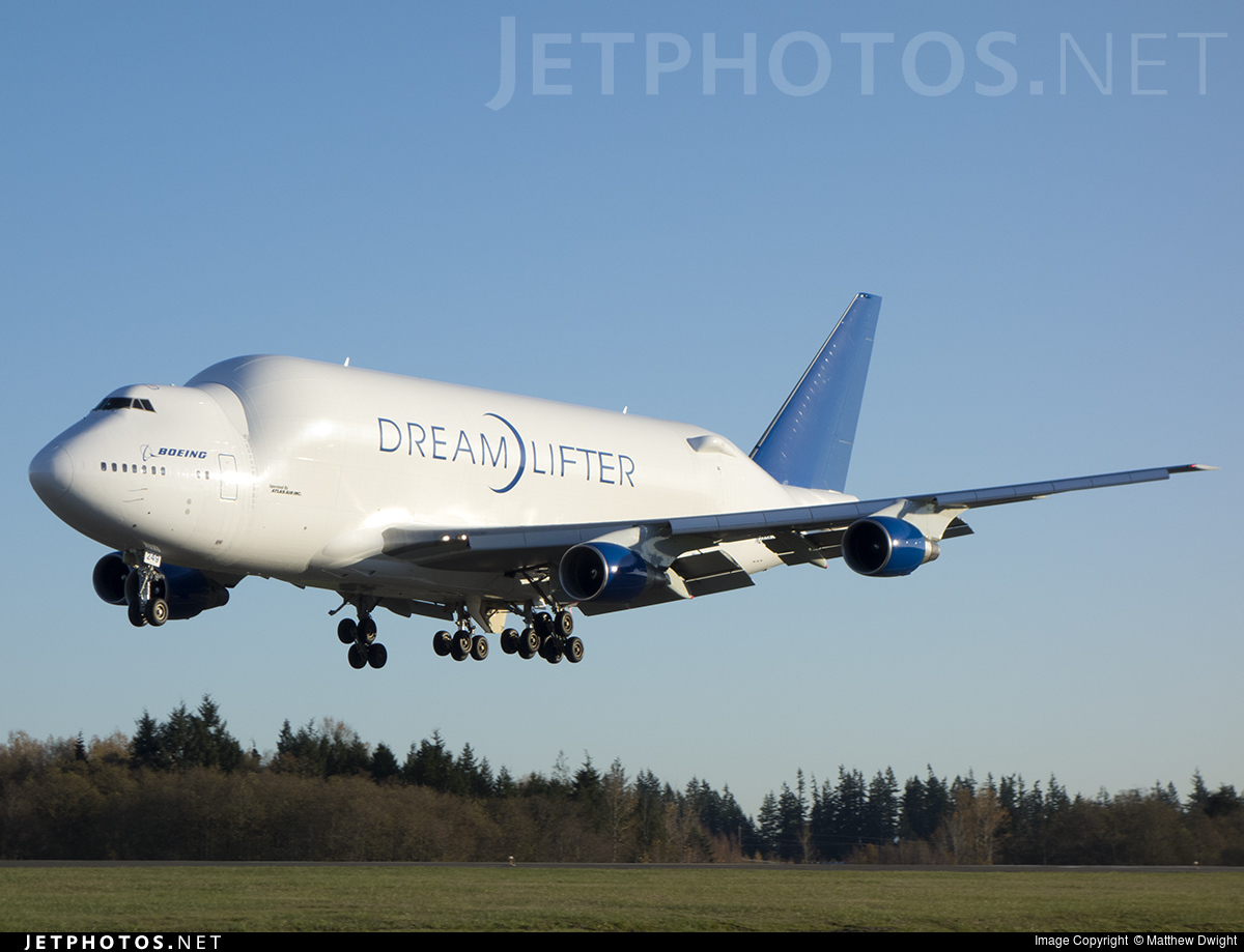 Boeing 747 Dreamlifter Wallpapers