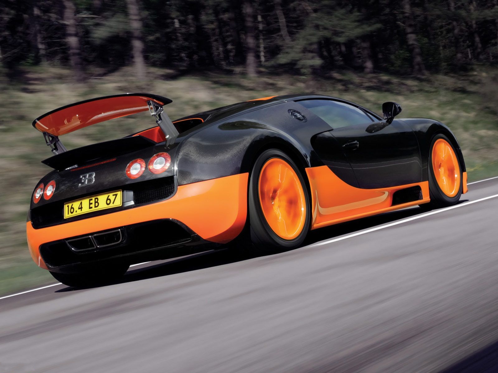 Bugatti Veyron 16-4 Grand Sport Wallpapers