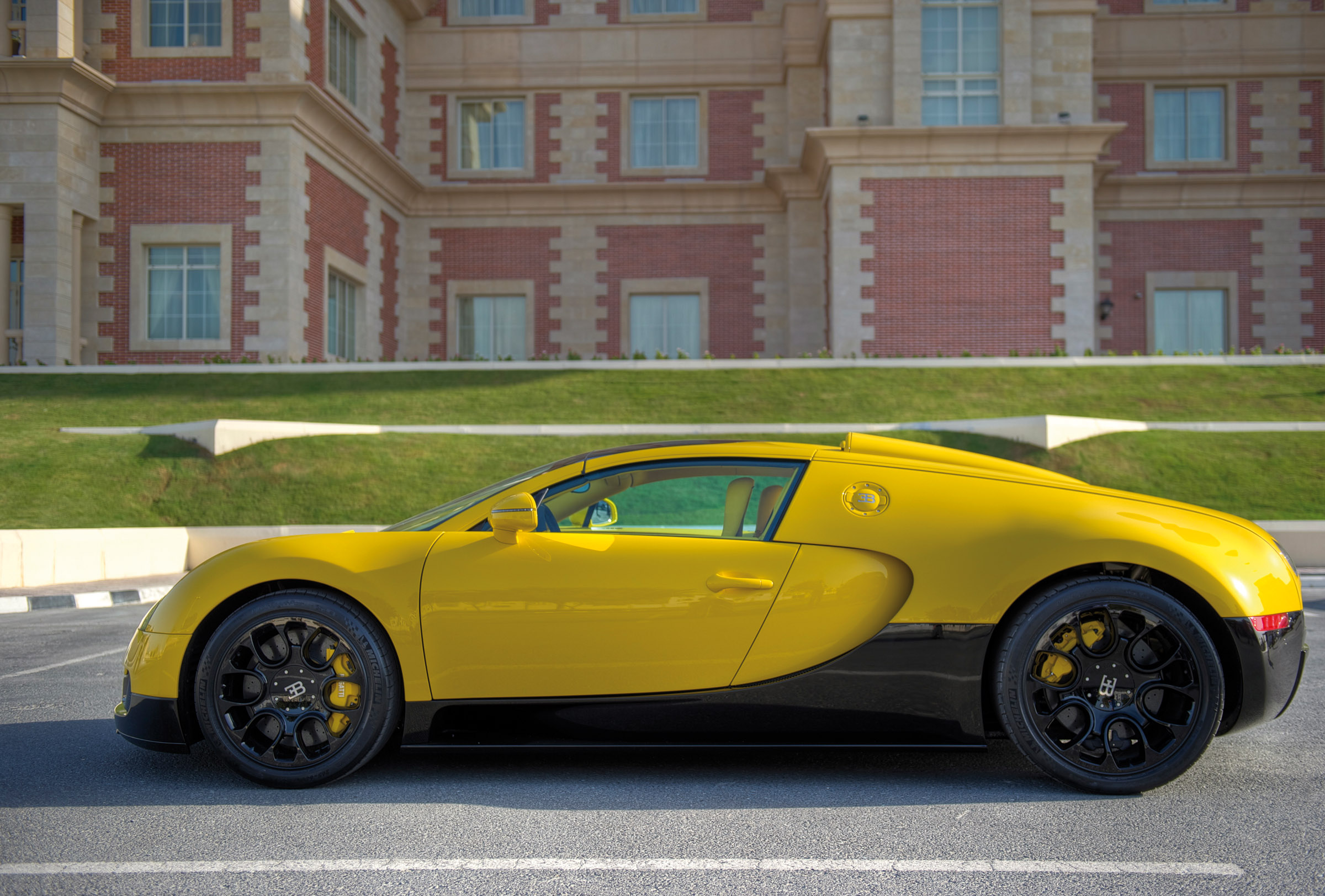 Bugatti Veyron 16-4 Grand Sport Wallpapers