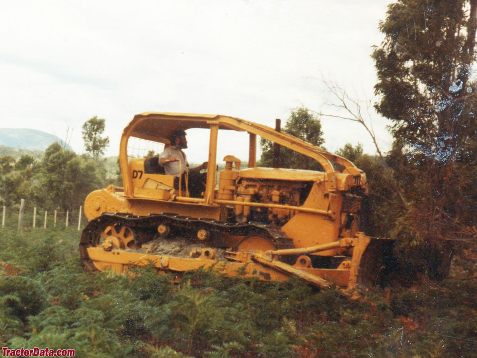 Caterpillar D7E Bulldozer Wallpapers