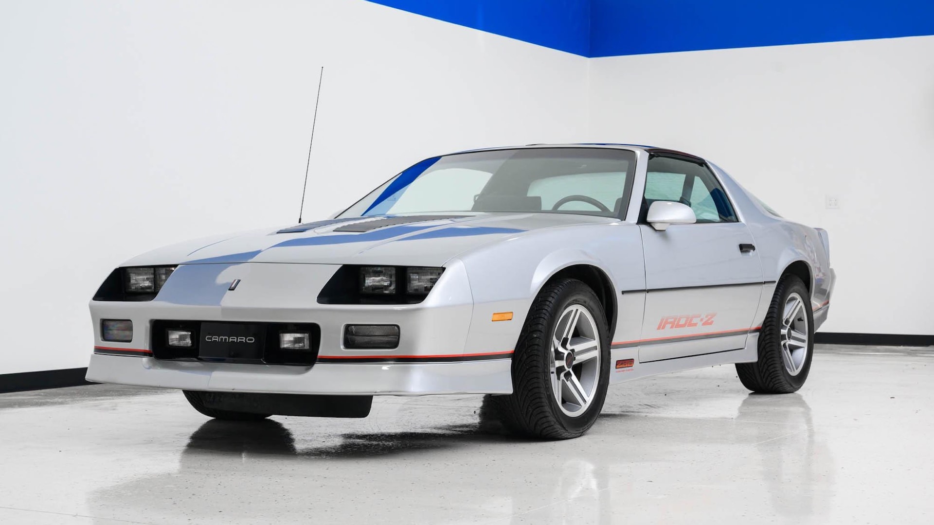 Chevrolet Camaro Iroc Z Wallpapers