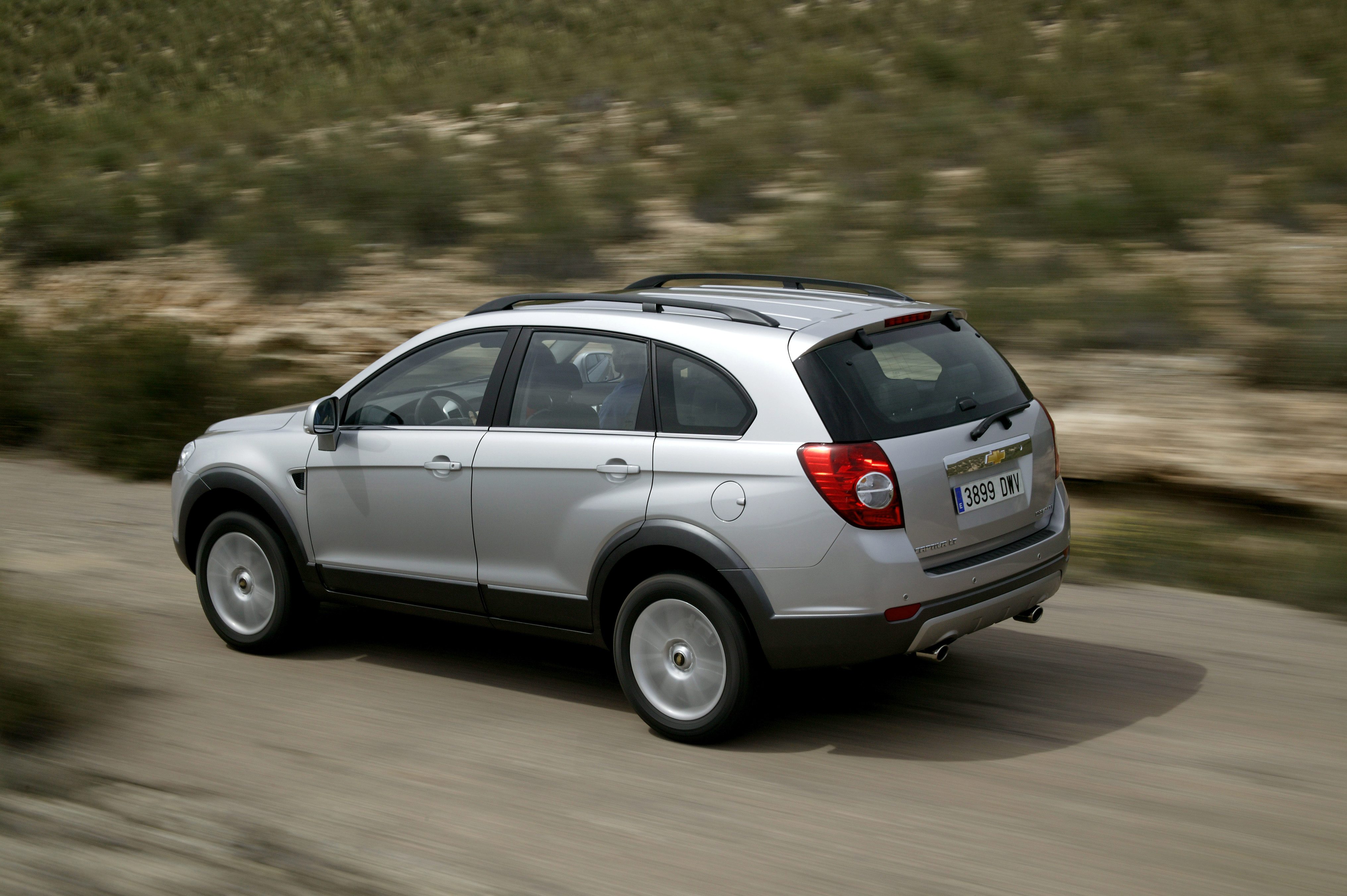 Chevrolet Captiva Wallpapers