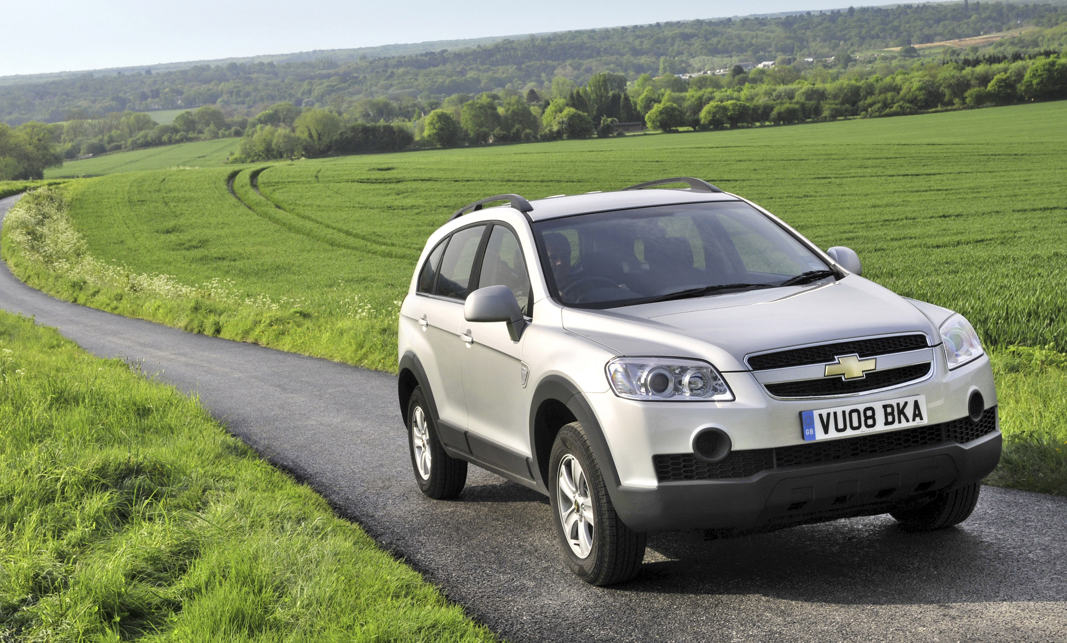 Chevrolet Captiva Wallpapers