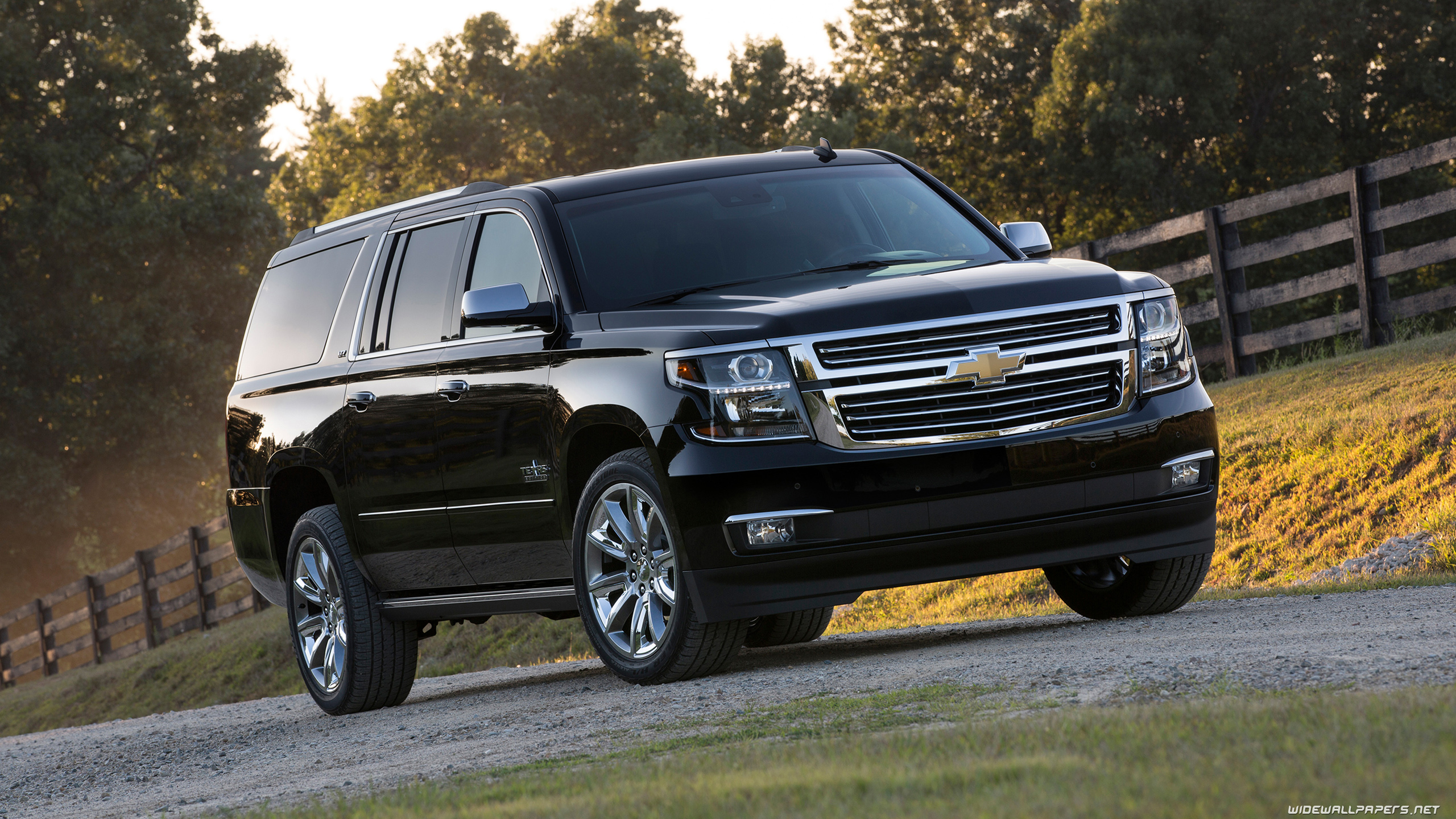 Chevrolet Suburban Wallpapers