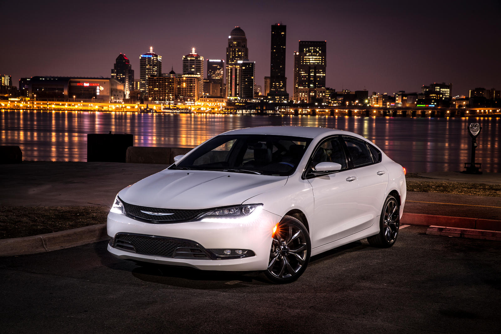 Chrysler 200 Wallpapers