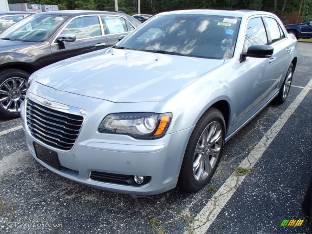 Chrysler 300 Glacier Wallpapers