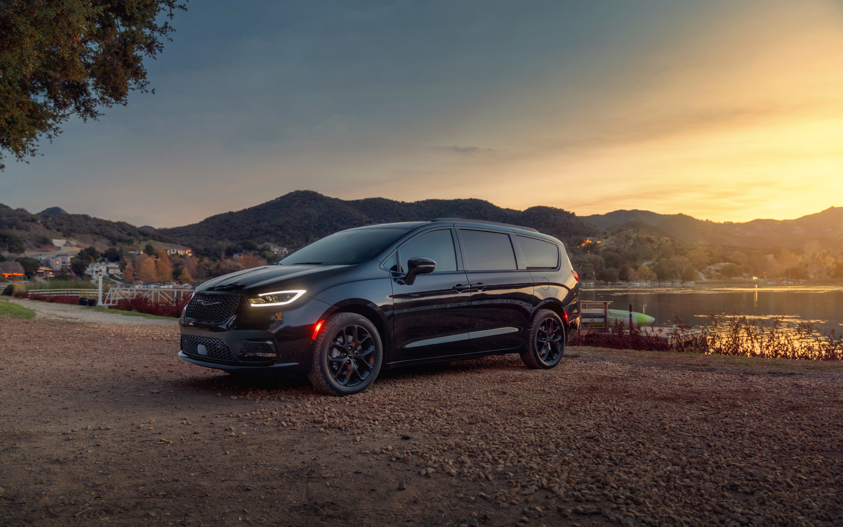 Chrysler Pacifica S Wallpapers