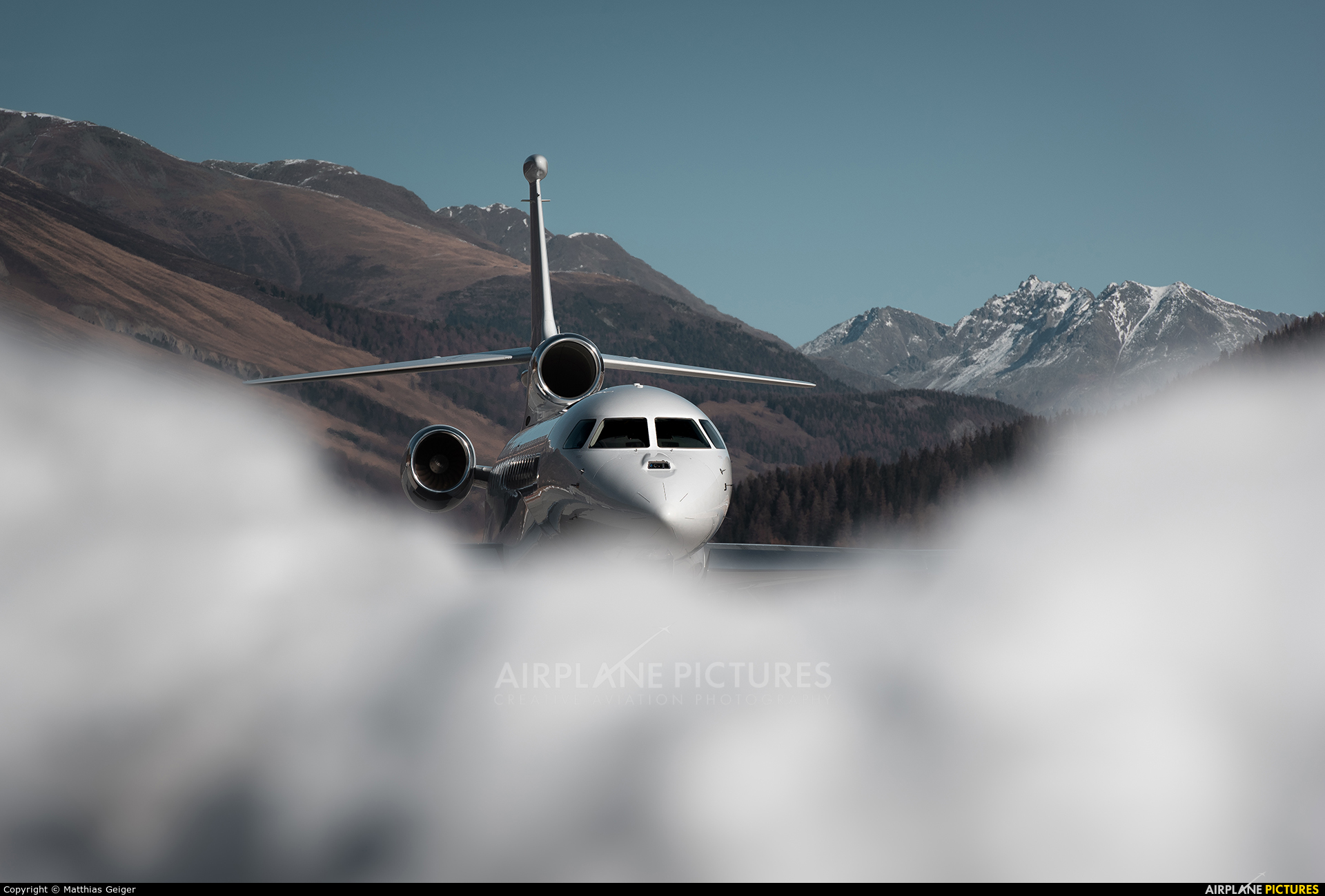 Dassault Falcon 8X Wallpapers