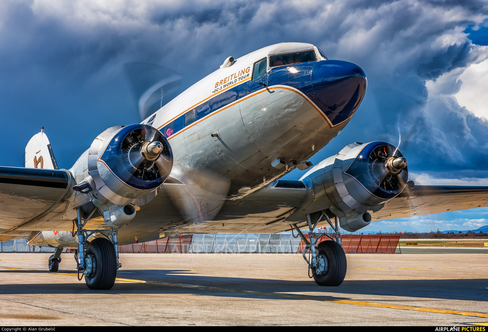 Douglas Dc-3 Wallpapers