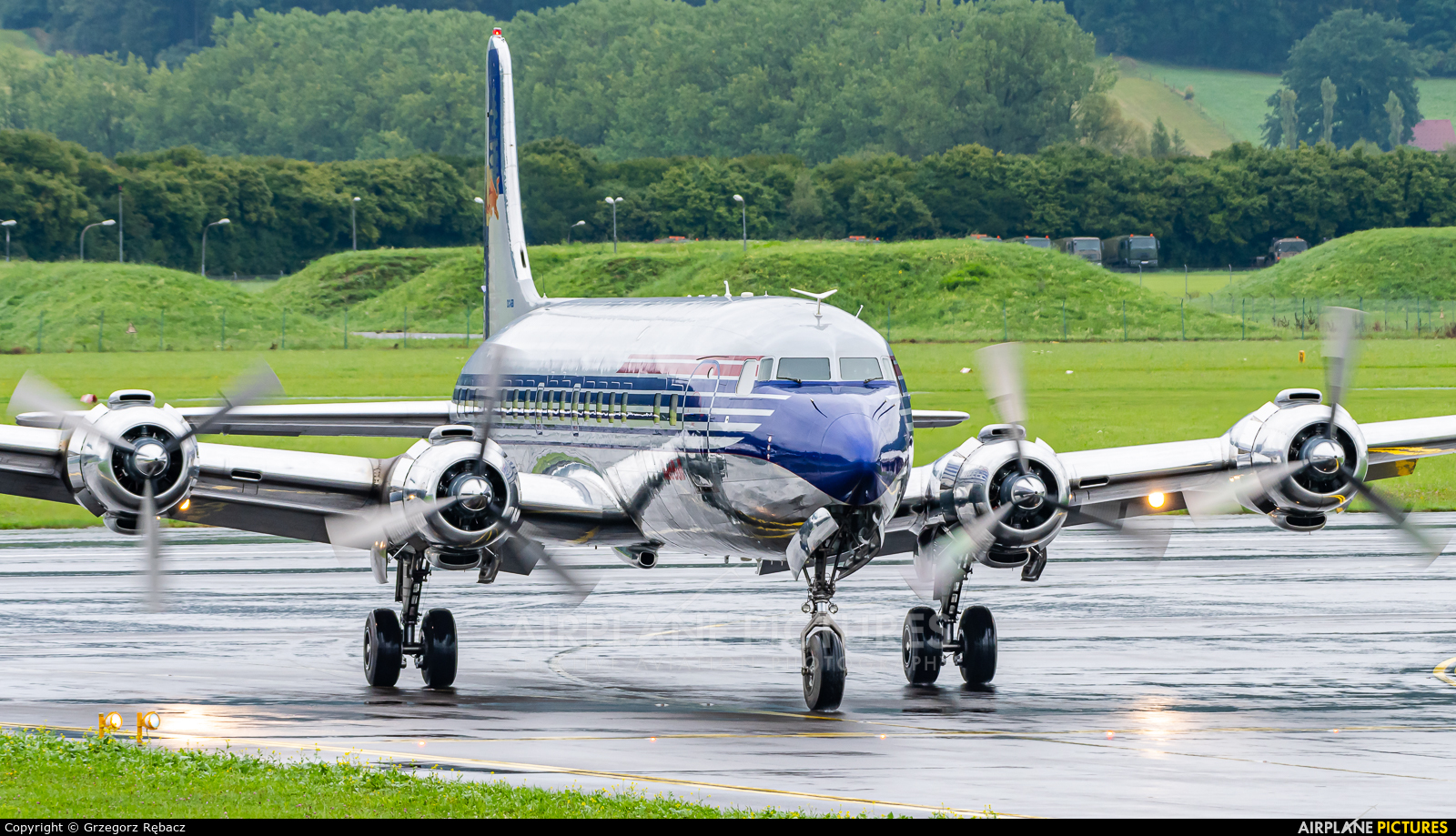 Douglas Dc-6 Wallpapers