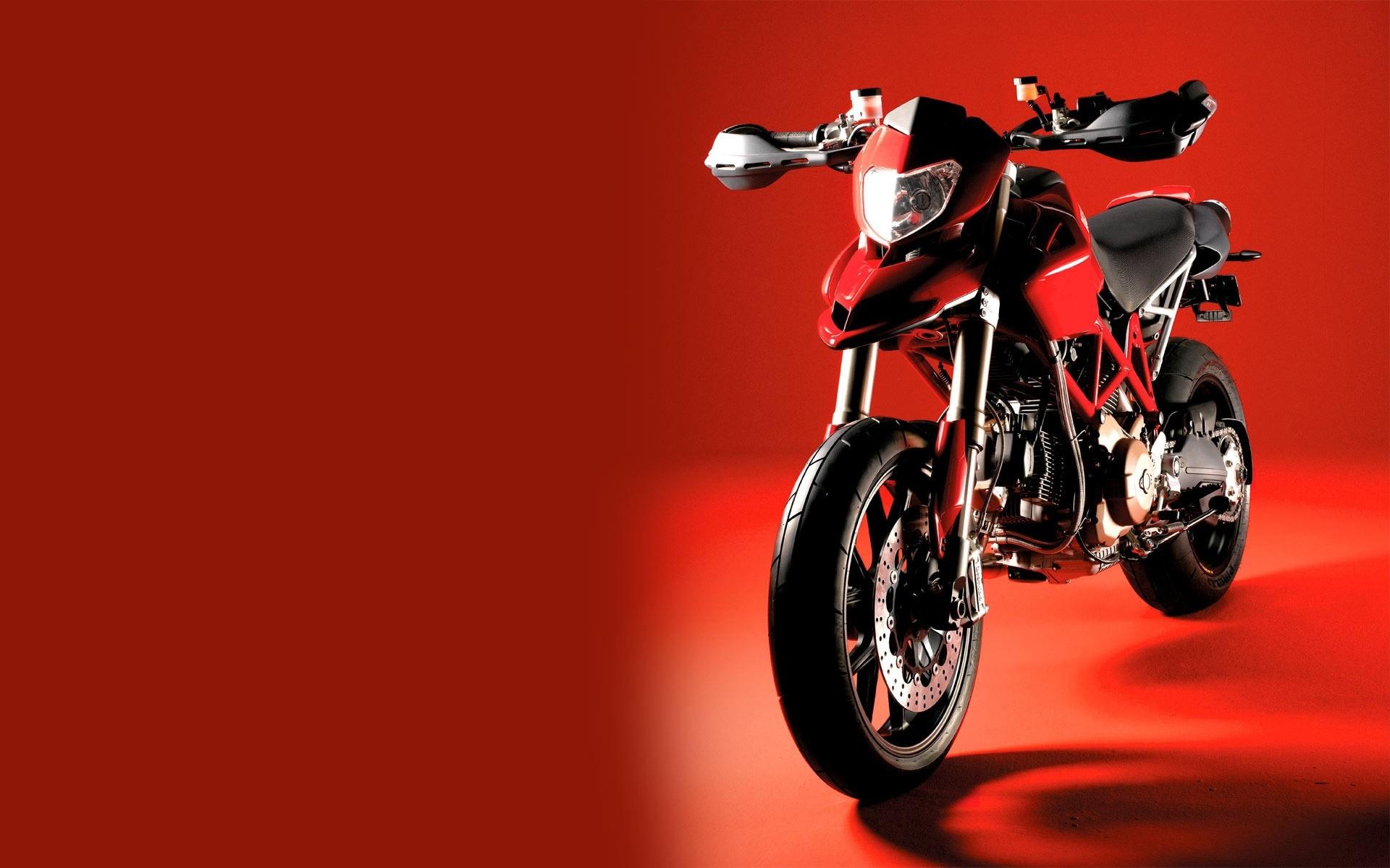 Ducati Hyperstrada Wallpapers