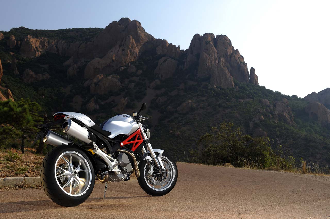 Ducati Monster 1100 Wallpapers