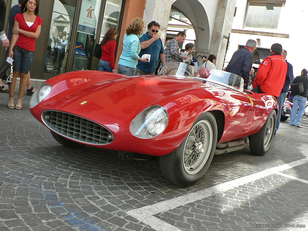 Ferrari 500 Mondial Wallpapers