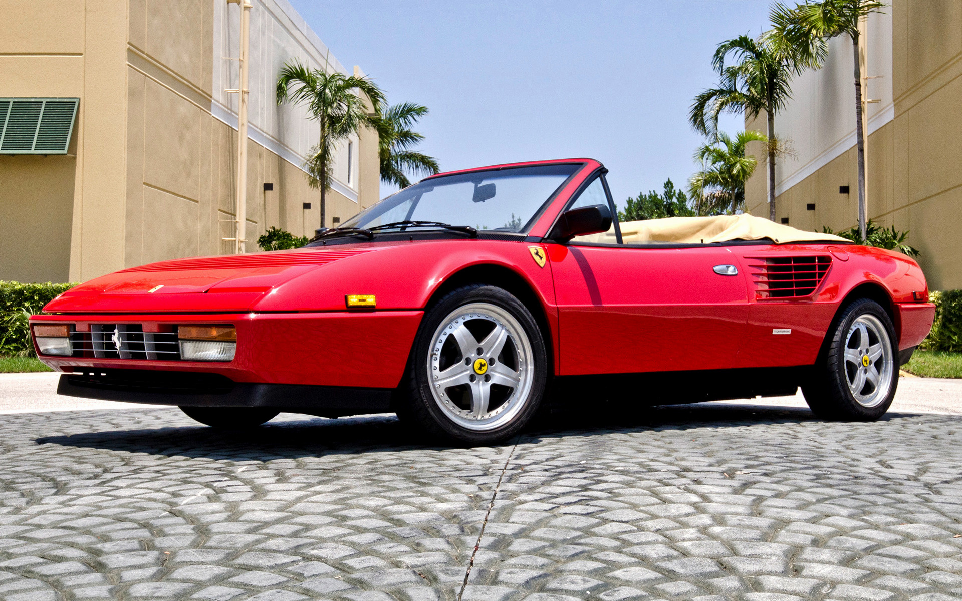 Ferrari Mondial Wallpapers