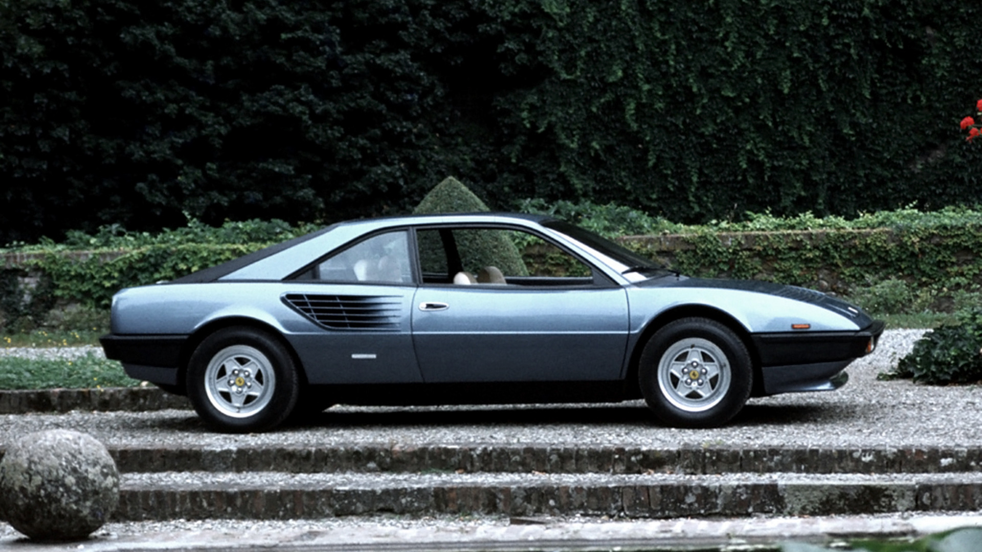 Ferrari Mondial Wallpapers