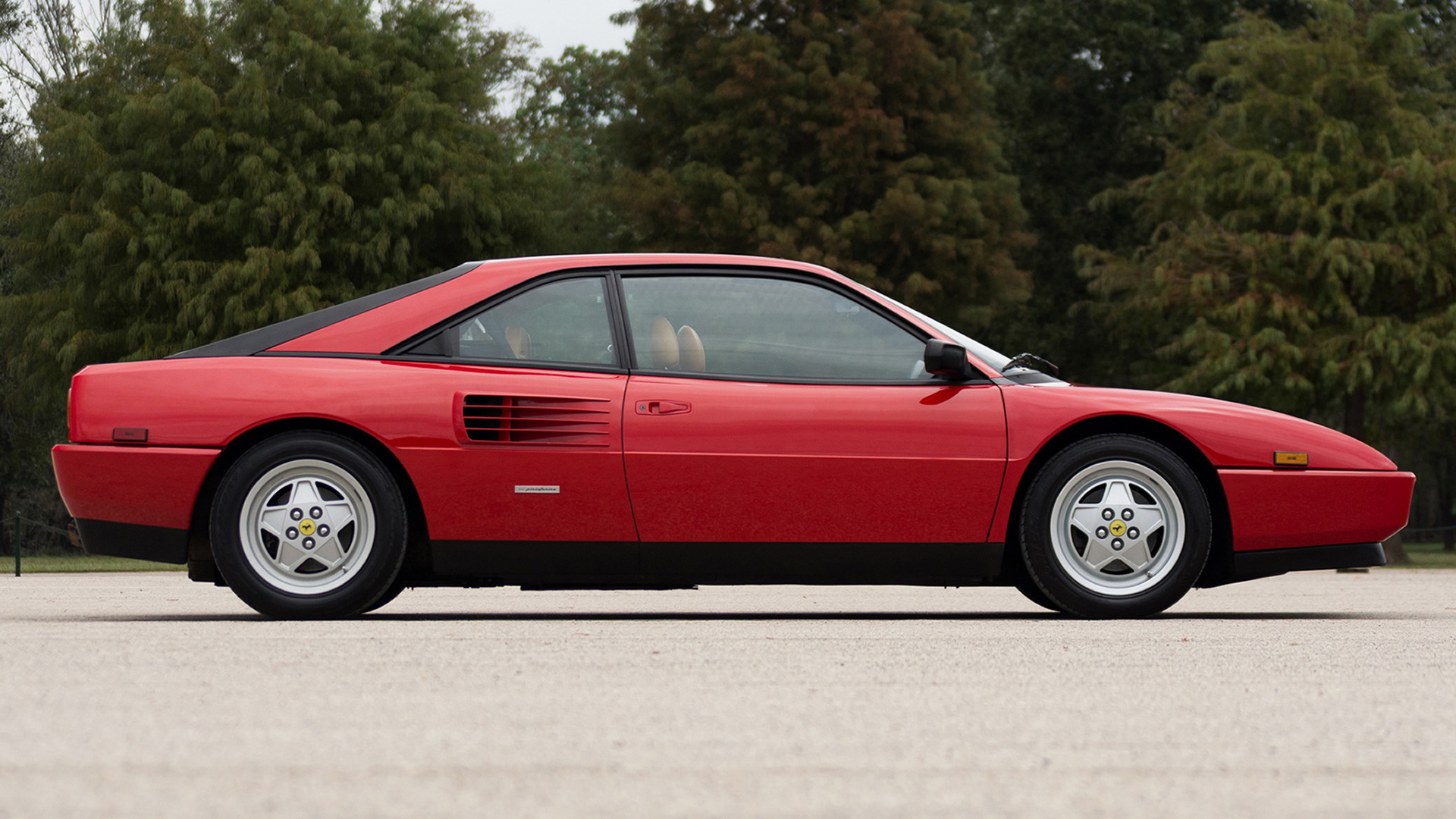 Ferrari Mondial T Wallpapers