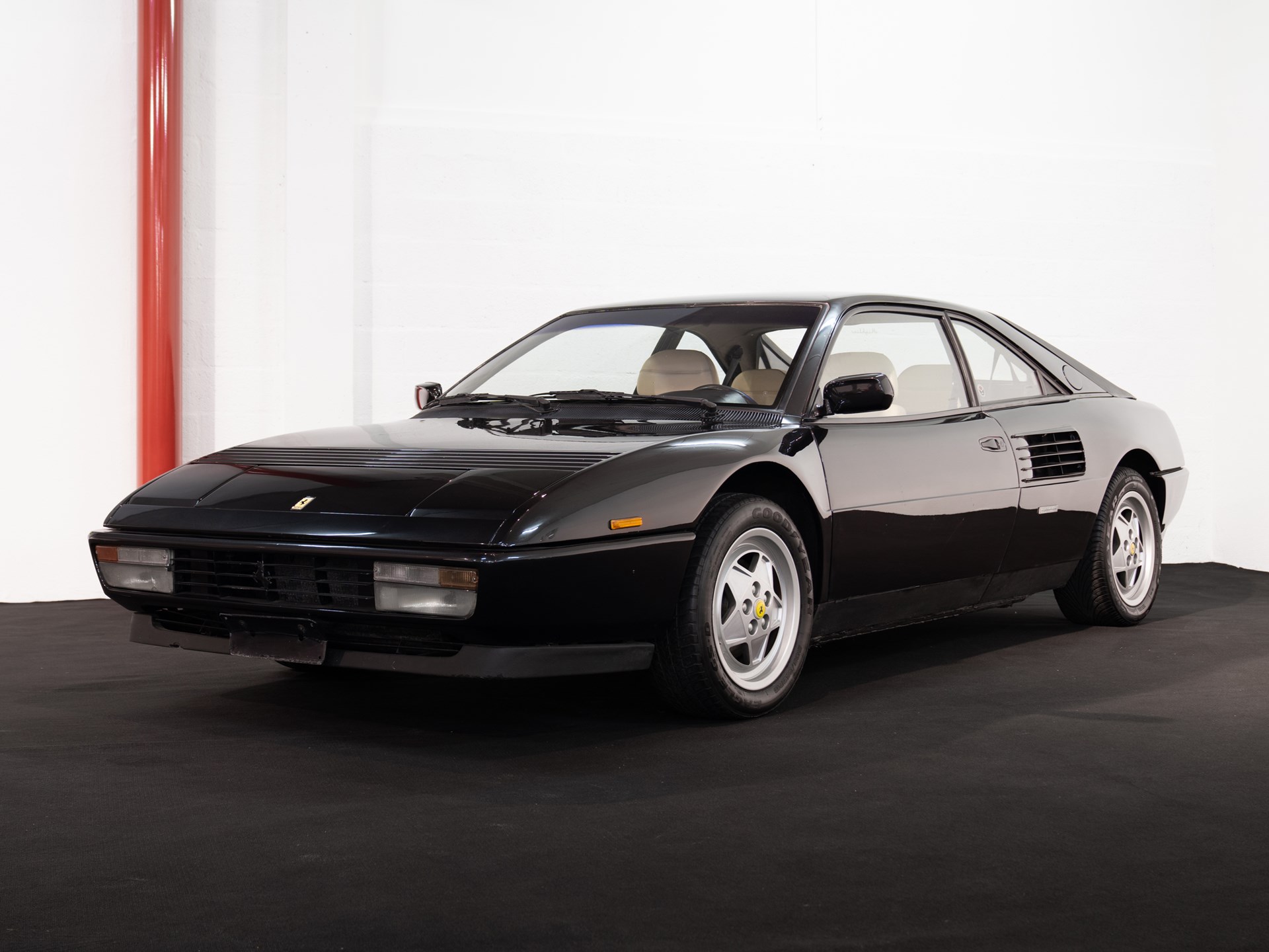 Ferrari Mondial T Wallpapers