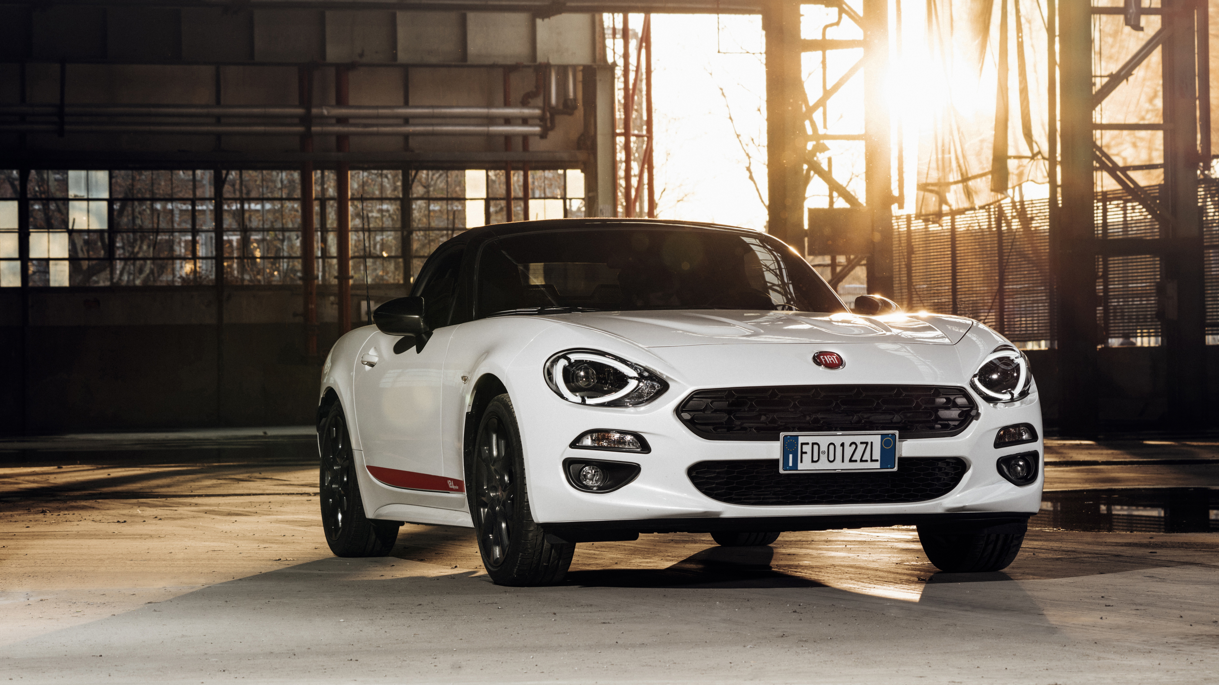 Fiat 124 Spider Wallpapers