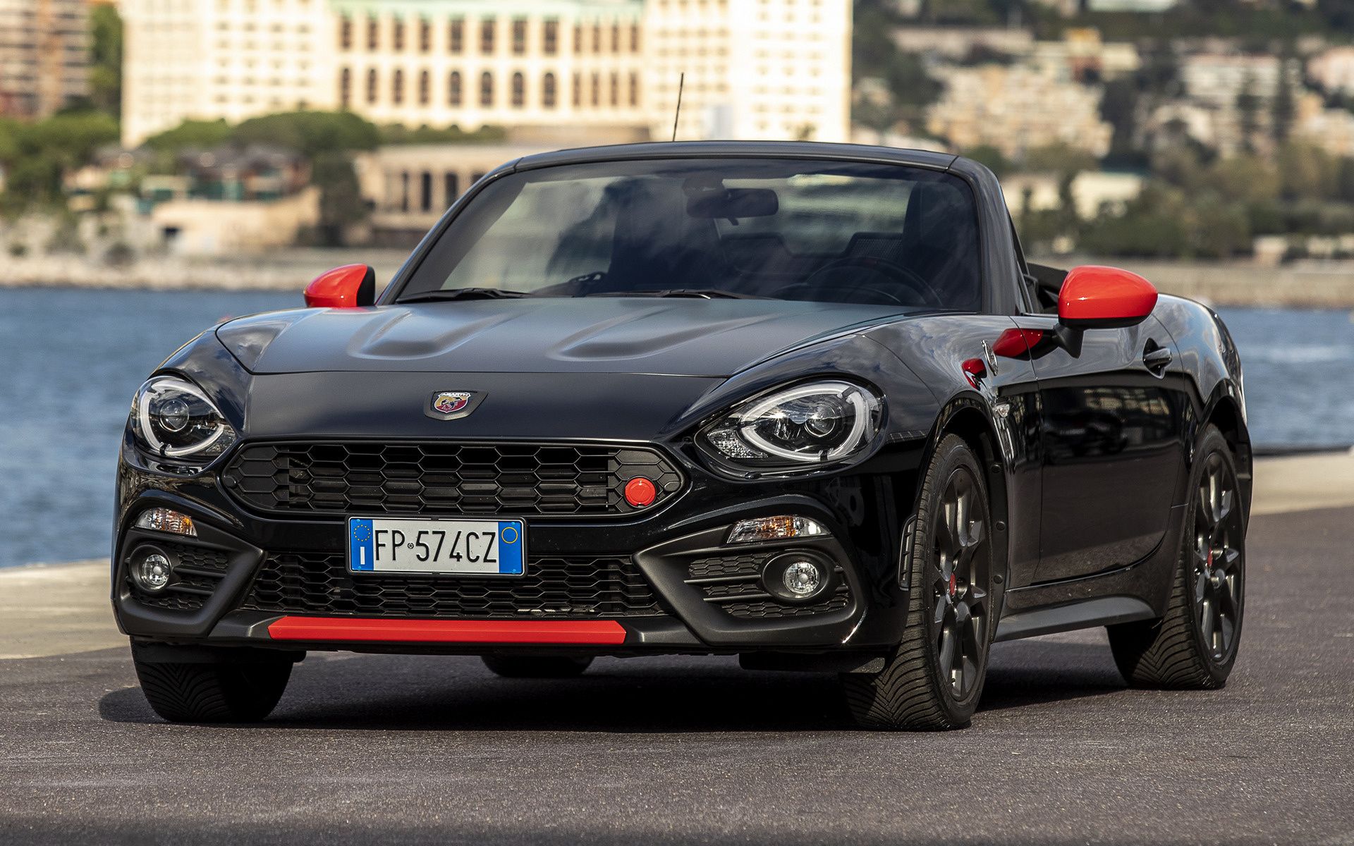 Fiat 124 Spider Wallpapers