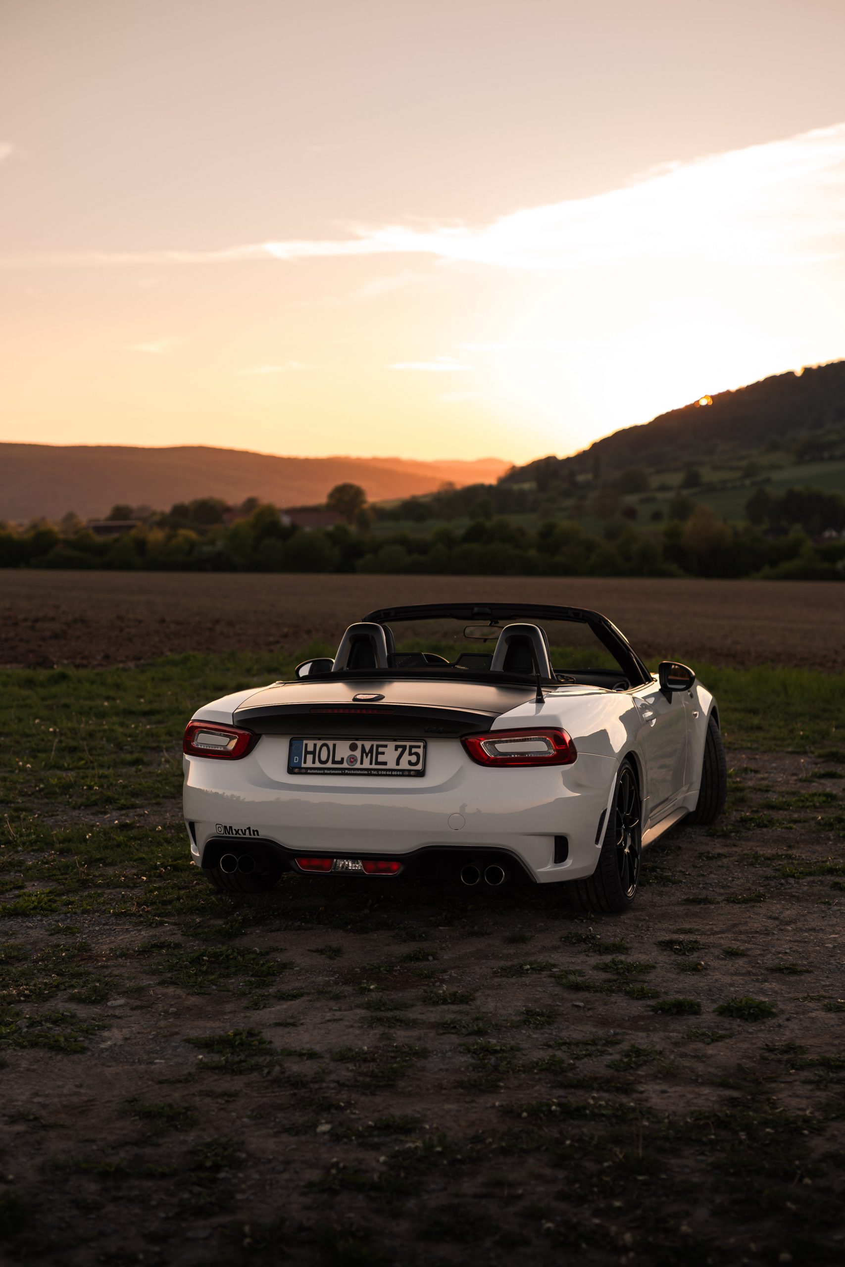 Fiat 124 Spider Wallpapers