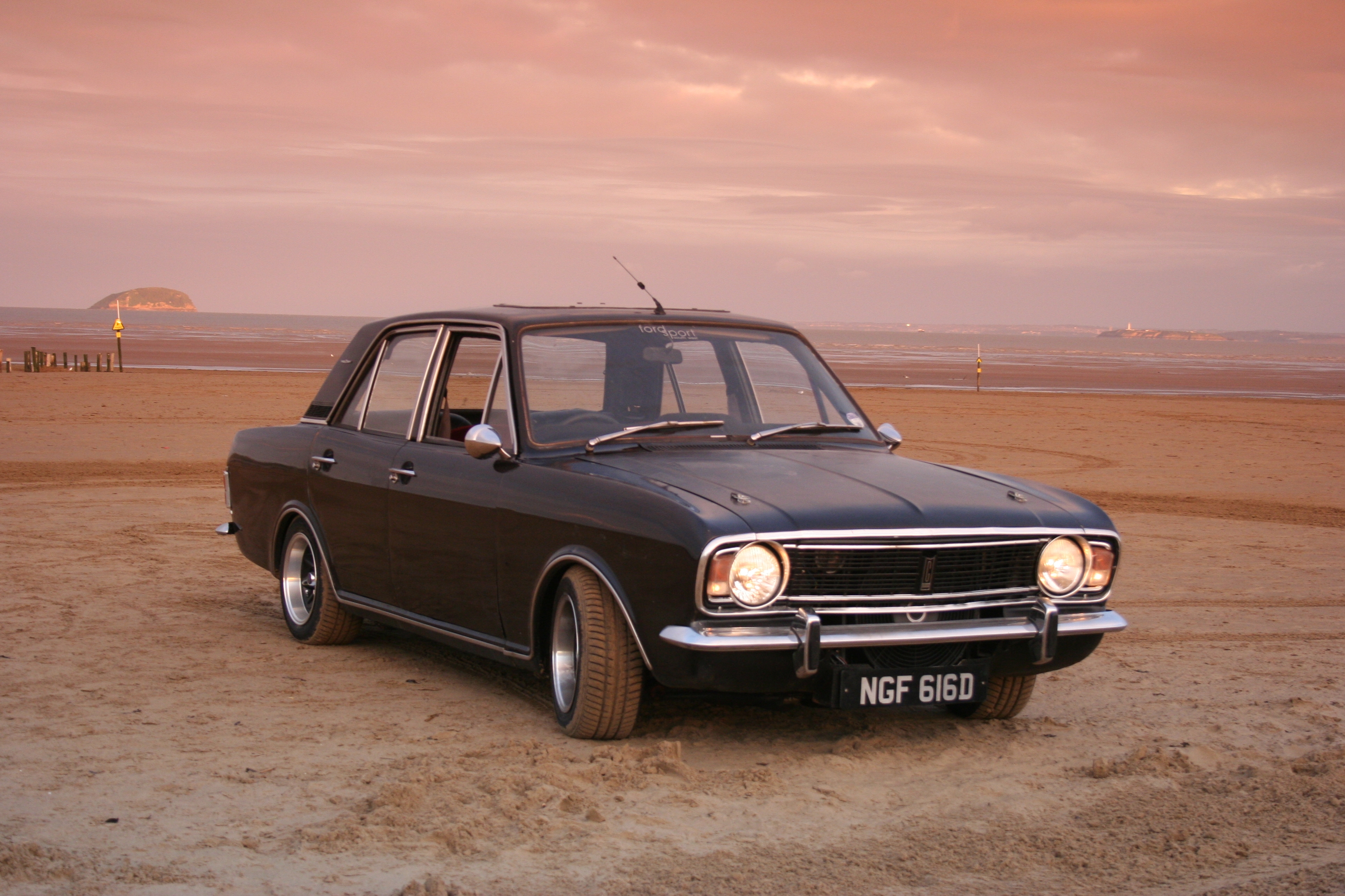 Ford Cortina Wallpapers