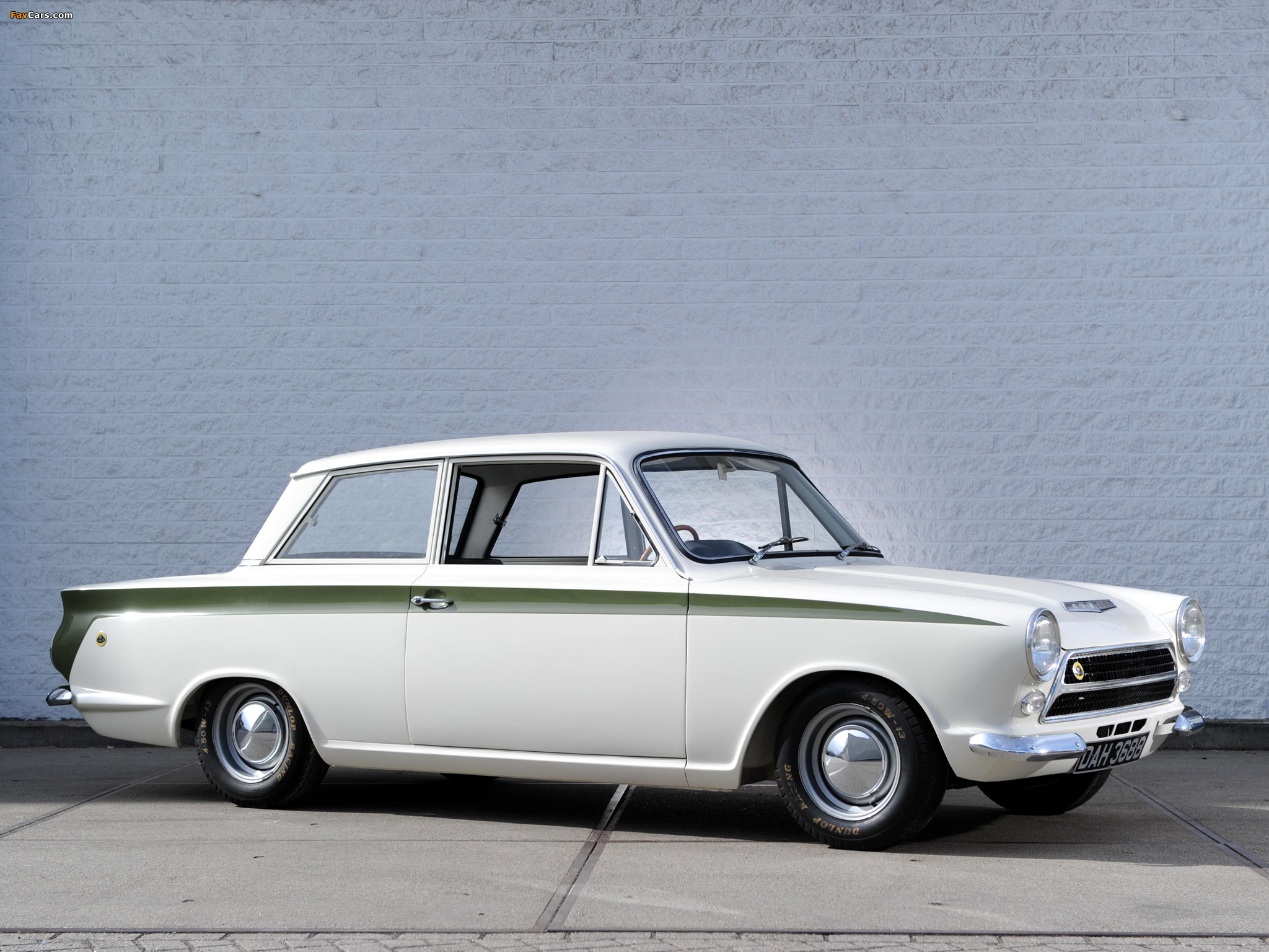 Ford Cortina Wallpapers