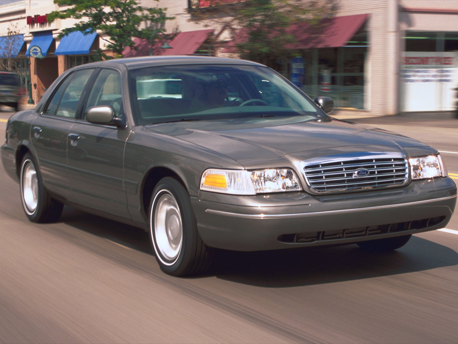 Ford Crown Victoria Wallpapers