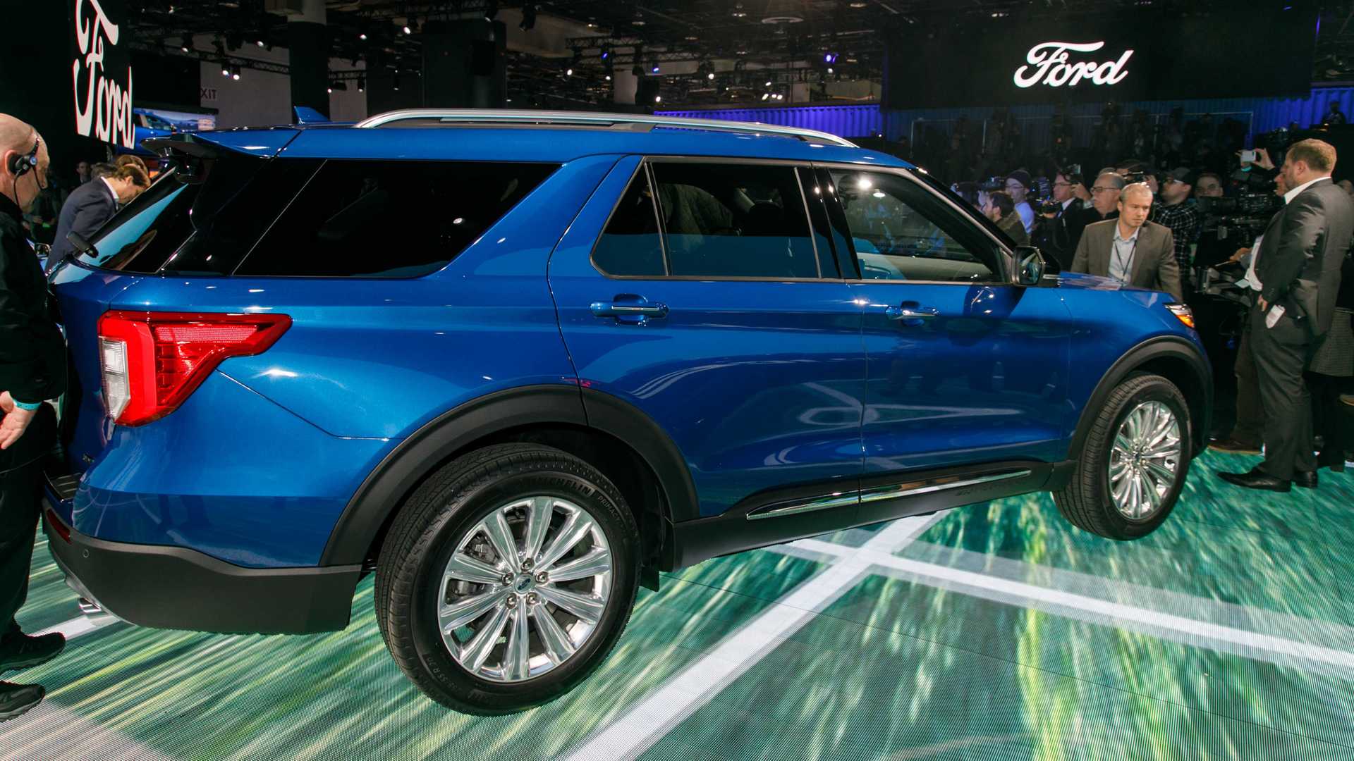 Ford Explorer Hybrid Wallpapers