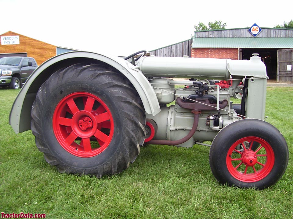 Fordson Tractor Wallpapers